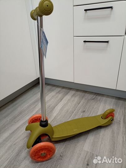 Самокат детский трехколесный новый