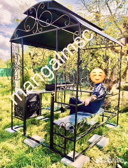 Мангал с крышей