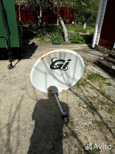 Спутниковая тарелка