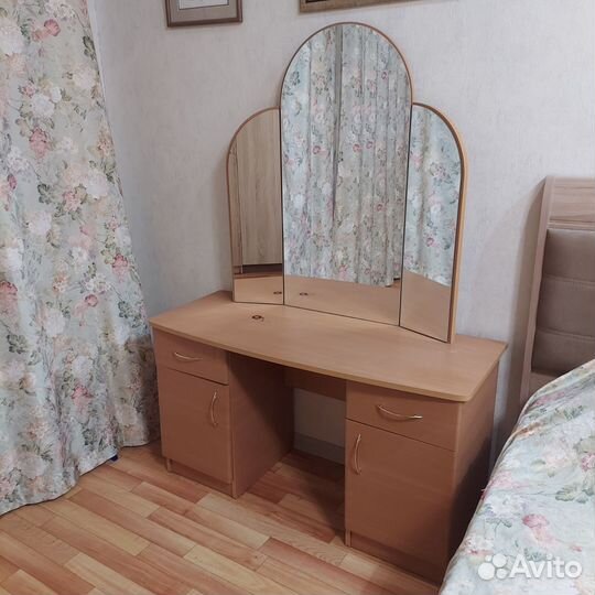 Трюмо трельяж с зеркалом бу