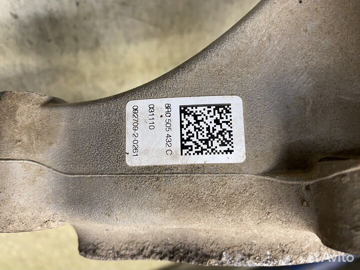 Audi q5 задний кулак правый