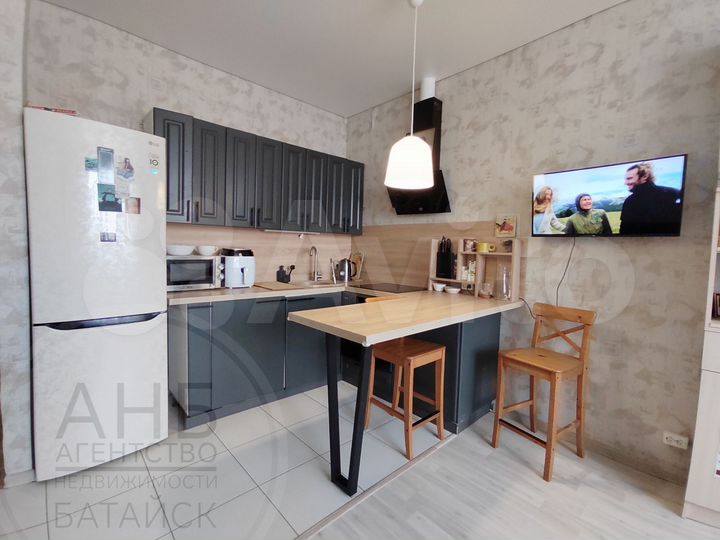 2-к. квартира, 57 м², 10/15 эт.