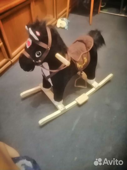 Детская качалка лошадь