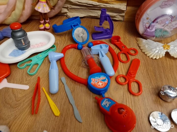 Набор фирменных игрушек