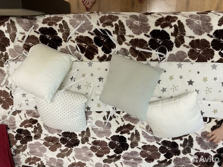 Бортики в кроватку новые