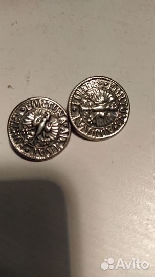 Значки, кокарды и пуговицы