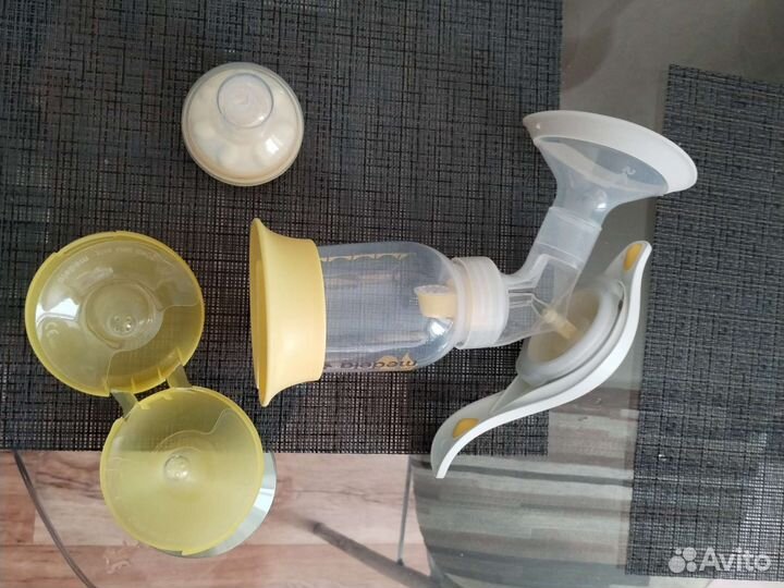 Молокоотсос medela