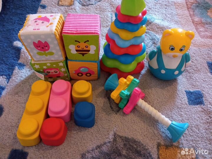 Развивающие игрушки пакетом