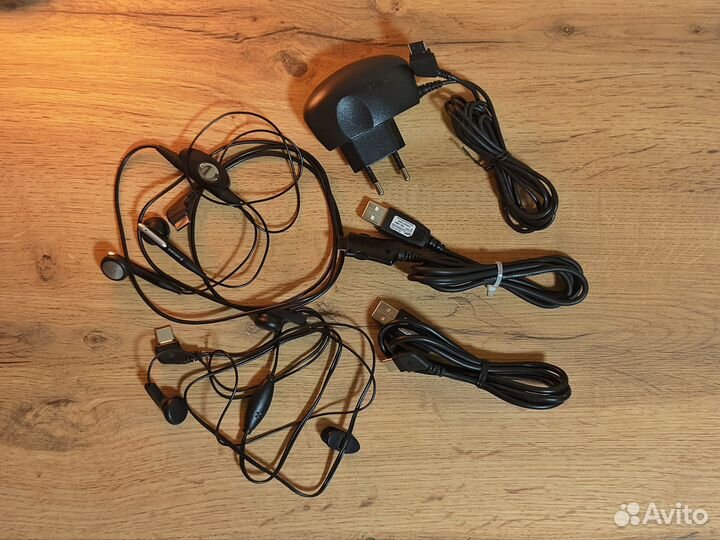 Кабели, зарядки, наушники Samsung