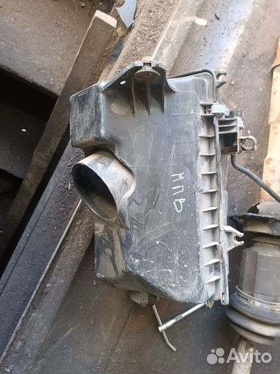 Корпус воздушного фильтра Mazda Mpv 3.0