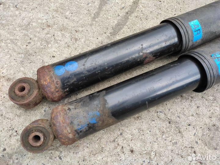 Амортизаторы задние на Opel Antara Captiva