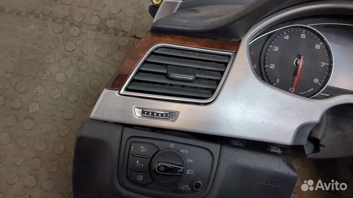 Щиток приборов Audi A8 (D4), 2011