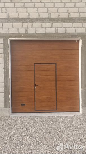 Секционные ворота