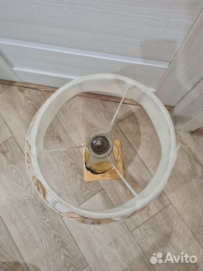 Лампа настольная