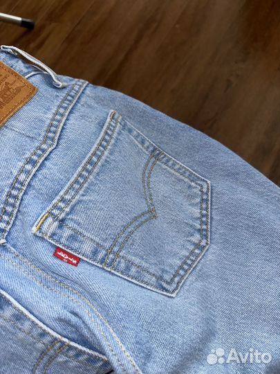 Джинсы levis