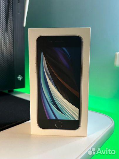 Телефон iPhone se 2020