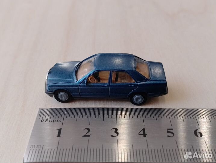 Mercedes Benz 190E (W201). 1982-1993