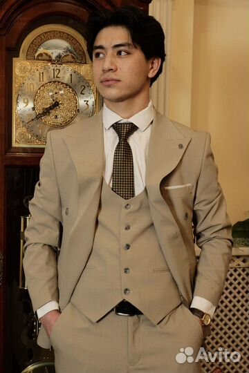 Костюм мужской классический тройка