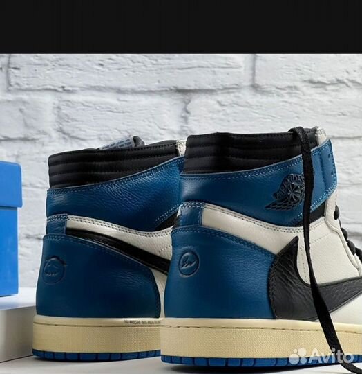 Fragment design X Travis Scoott X Air Jordan 1