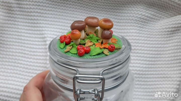 Баночка с декором из полимерной глины