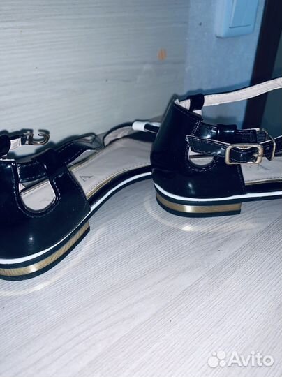 Босоножки женские