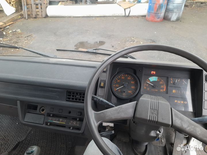 Mitsubishi Fuso Fighter с КМУ, 1990