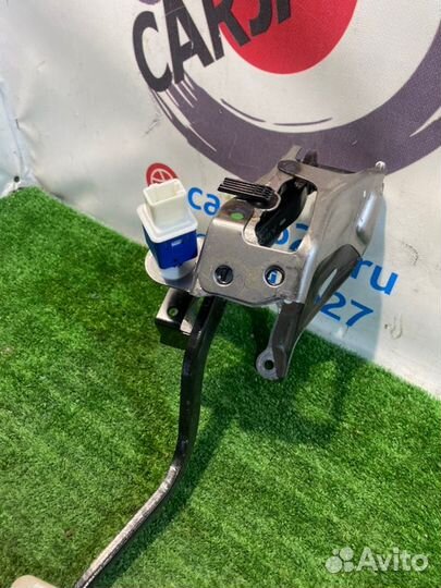 Педаль тормоза(19) Honda Fit GK3 L13B 2014