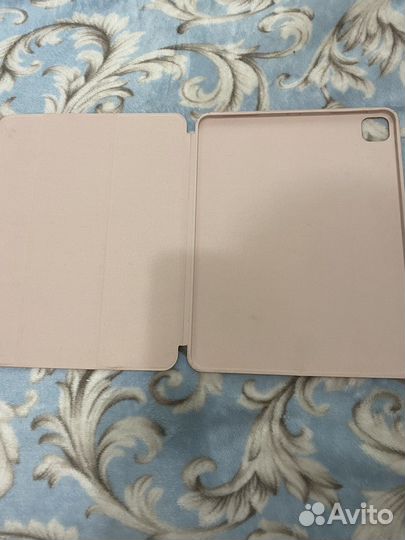 Чехол на iPad