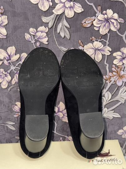 Продаю полуботинки на каблуке