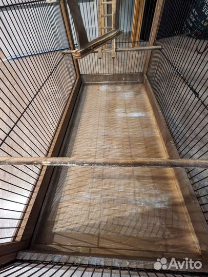 Клетка для попугаев из дерева. Размеры 71х33х51 см