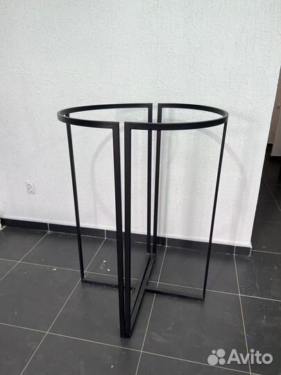 Вешалка напольная металлическая