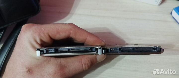 Продам жеский диск для ноутбука 2 шт