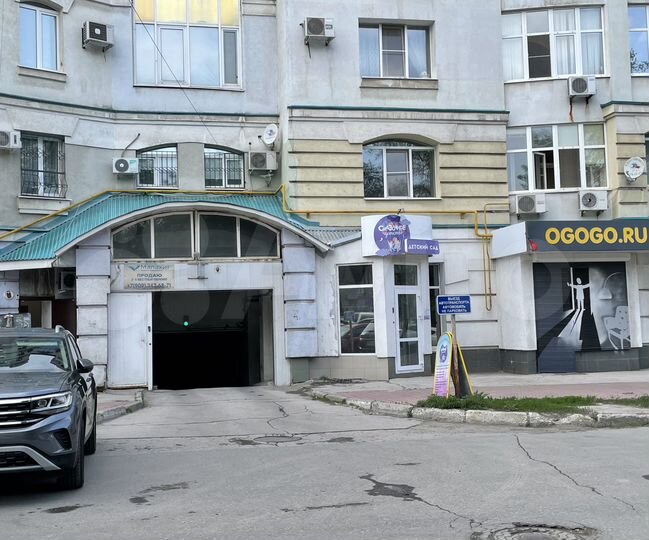 Машиноместо, 18 м²