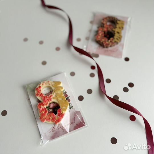 Шоколадная цифра с открыткой 8 марта, подарок