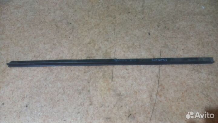 Бархотка внутренняя передняя правая Nissan Expert