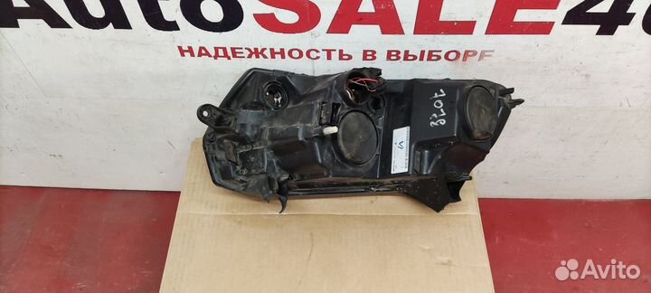Фара передняя правая Renault Logan 2
