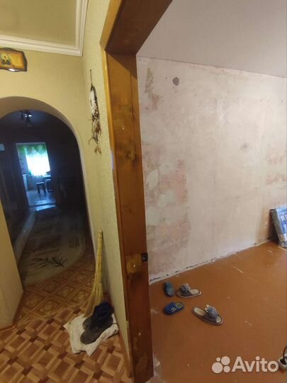 Дверь деревянная бу, межкомнатная с коробкой