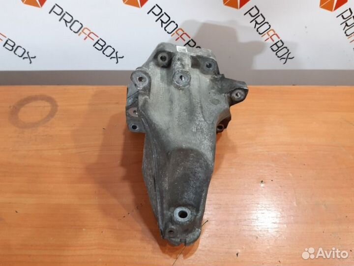 Кронштейн двигателя левый Mercedes Vito W639 OM651