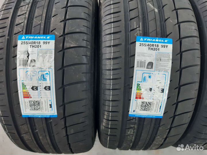 Triangle TH201 225/45 R18 и 255/40 R18