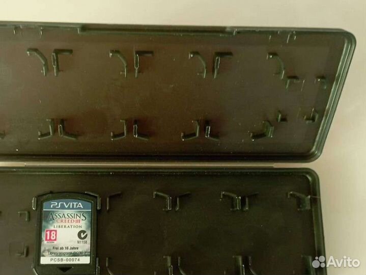 Игра Assassin creed 3,на PS vita с футляром на 8 и