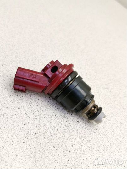 Форсунка топливная Nissan 300Zx B14U SR18DE