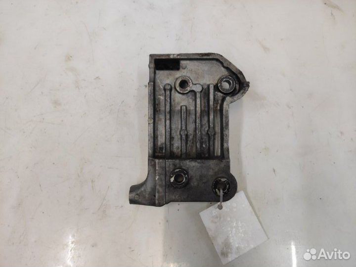 Кронштейн компрессора кондиционера Isuzu Gemini