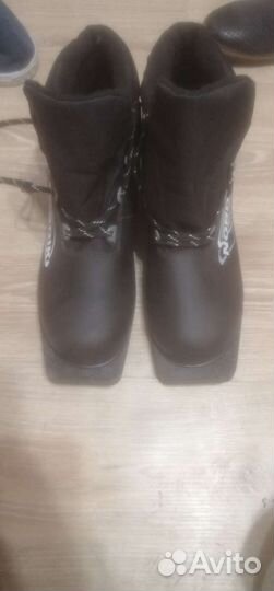 Лыжные ботинки