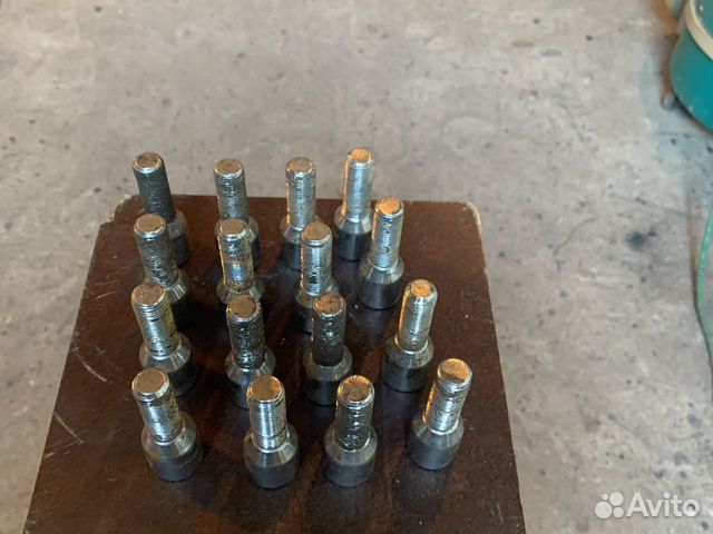 Колесные болты