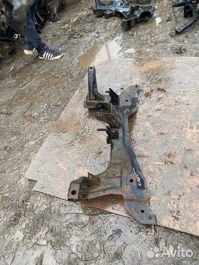 Передний подрамник Kia Spectra