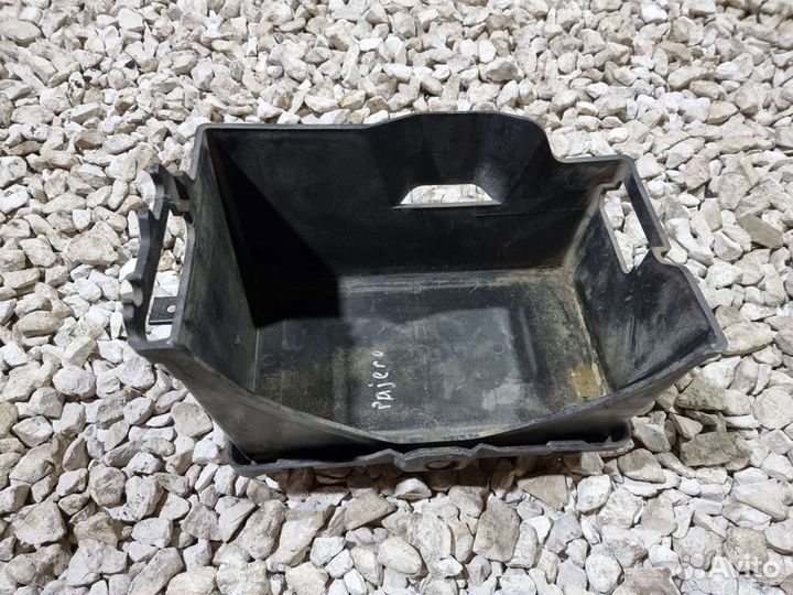 Площадка акб Паджеро 4