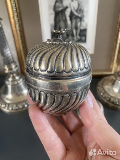 Старинная серебряная шкатулка