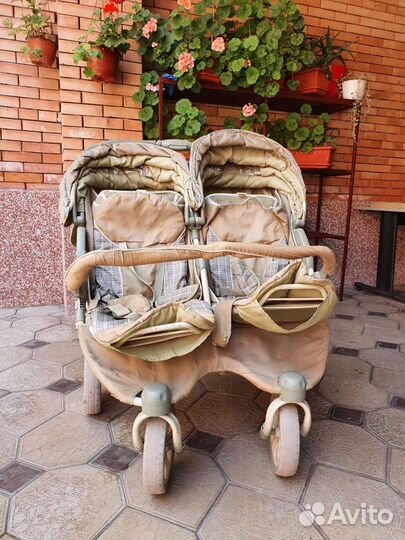 Коляска для двойни