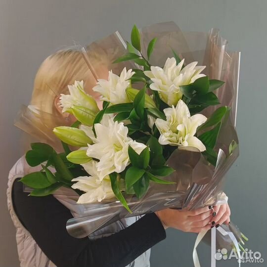 Лилия цветы букеты