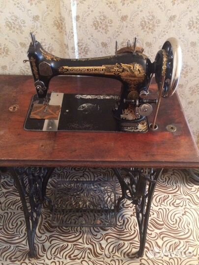 Швейная машина Singer